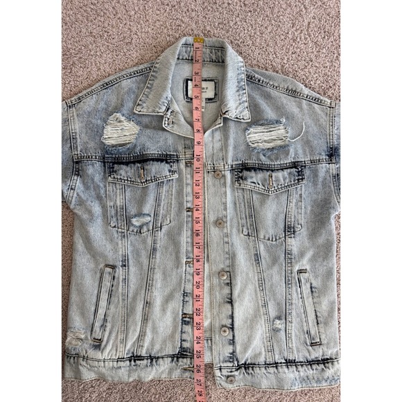 Forever 21 Distressed Denim Jacket Light Wash Oversized Jean Trucker Small - Picture 9 of 16